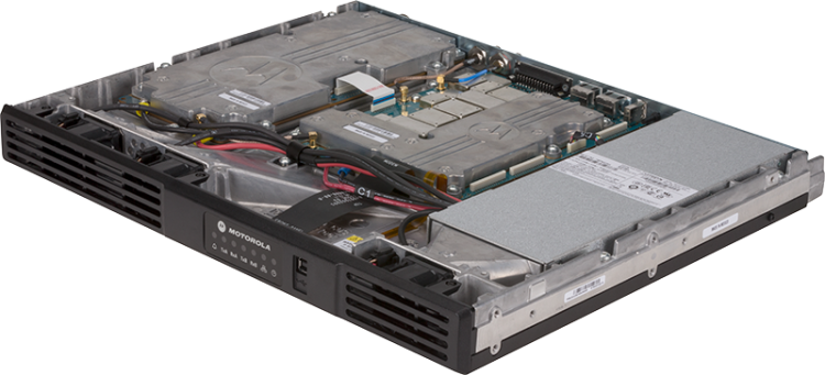 Ретранслятор двостороннього радіозв'язку Motorola MOTOTRBO SLR 5500